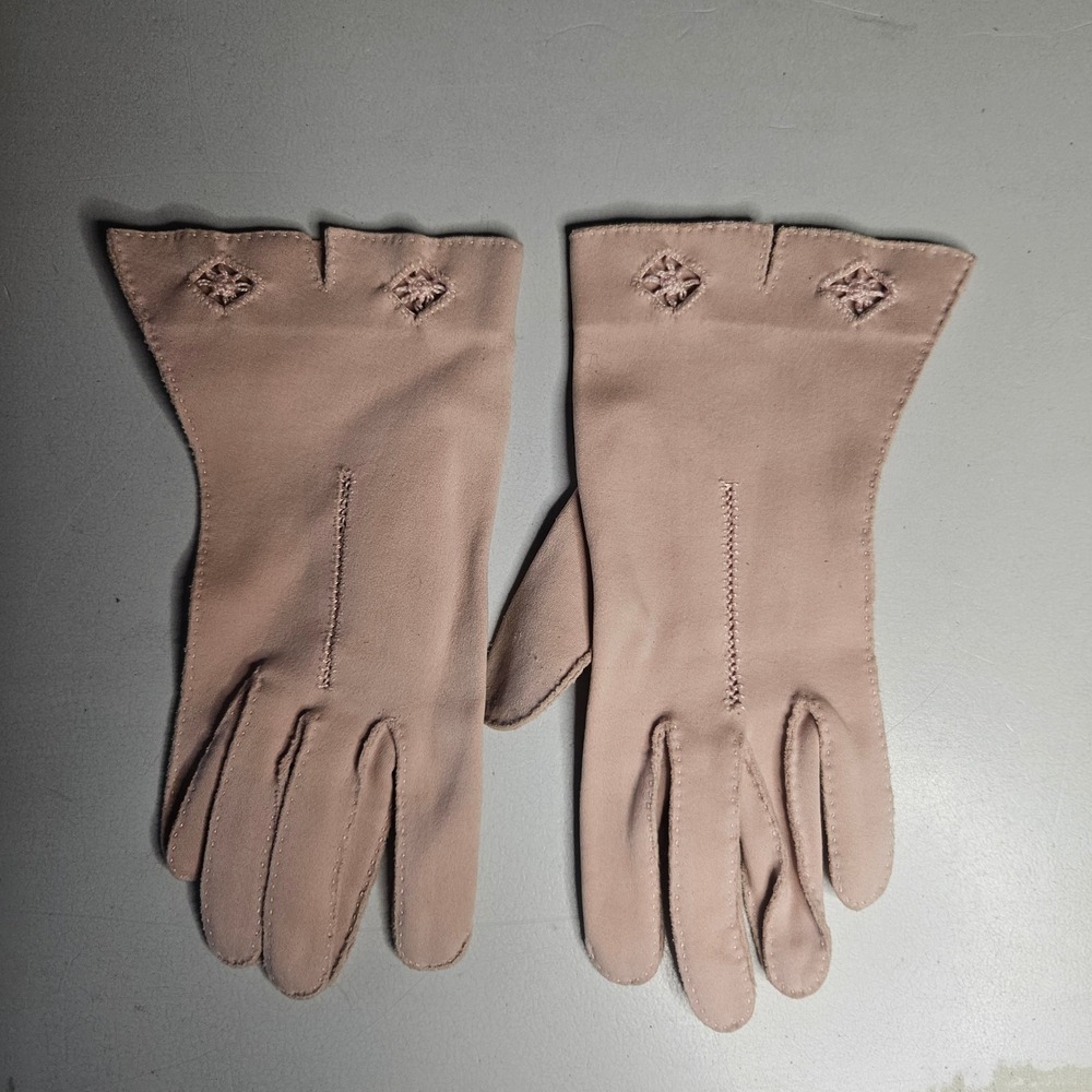 Vintage Pink Gloves Small Geometric Embroidery‎ Notched Cuff 40s 50s Easter